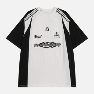 Remera oversize blanca y negro