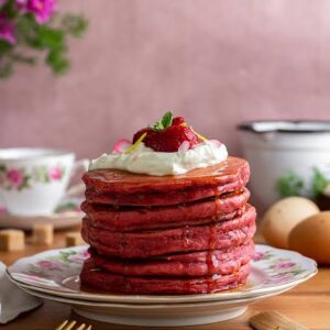 Panqueques con miel y frutilla
