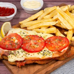 Milanesas a la napolitana con papas fritas